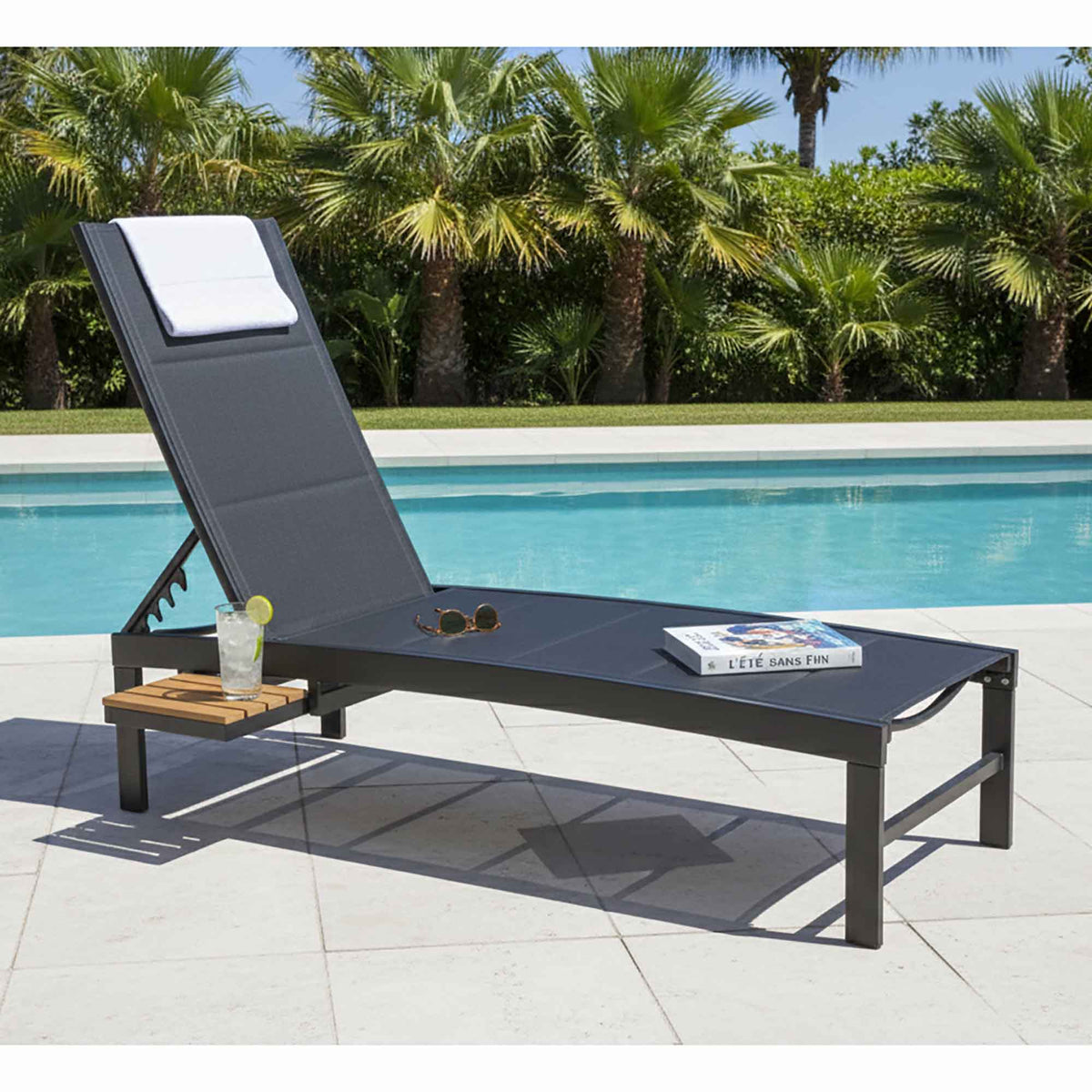 Chaise longue Southport avec tablette rétractable, noir