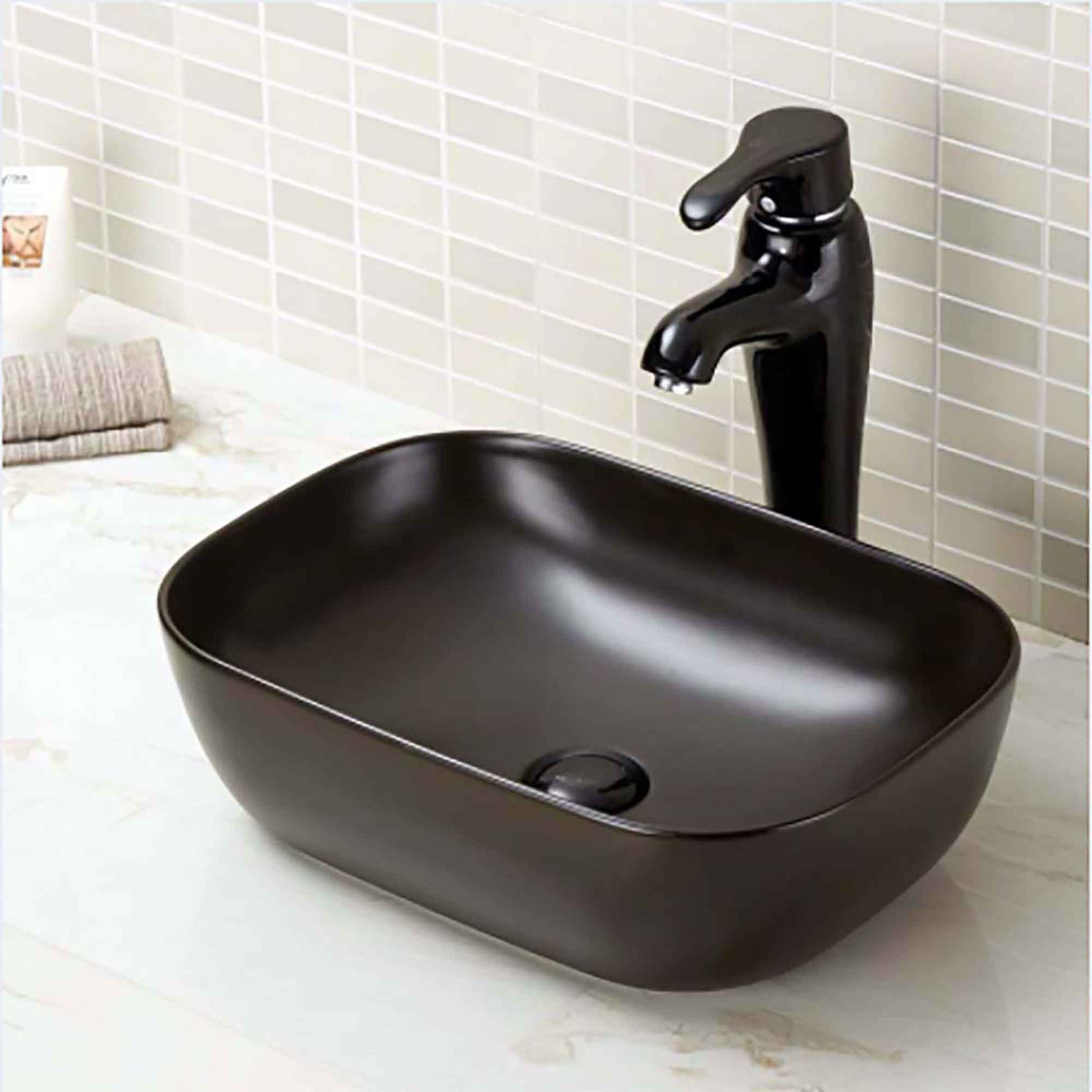 Lavabo rectangulaire de style vasque avec bords arrondis, noir mat