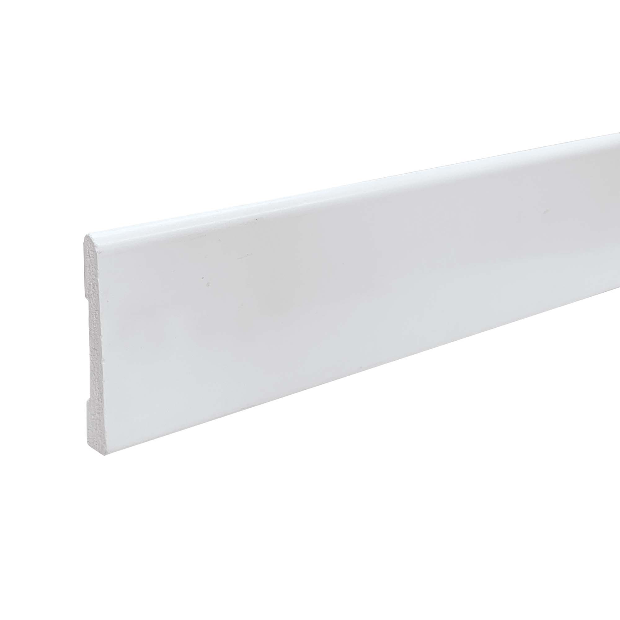 Cadrage de boîtier biseauté en PVC blanc de 3/8'' x 2-1/8'' x 7'