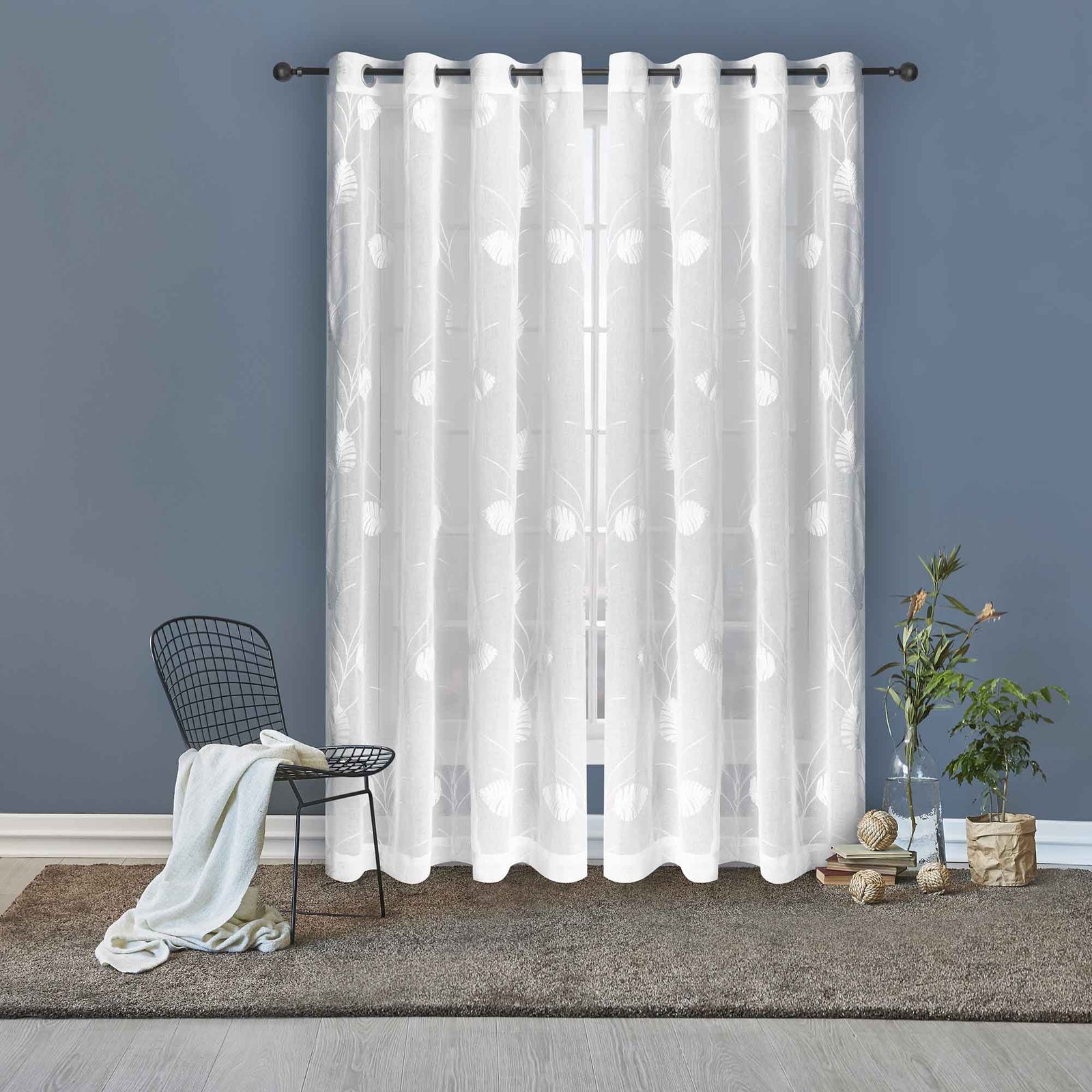 Rideau Dolly brodé de feuilles de palmier, blanc 