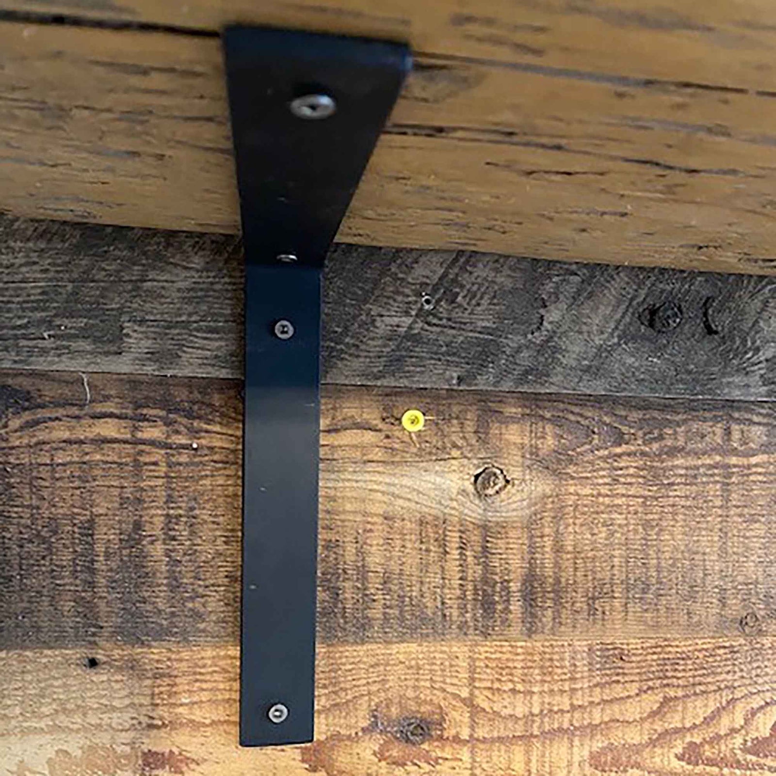 Équerre à tablette en métal noir de style ''L'', 8"