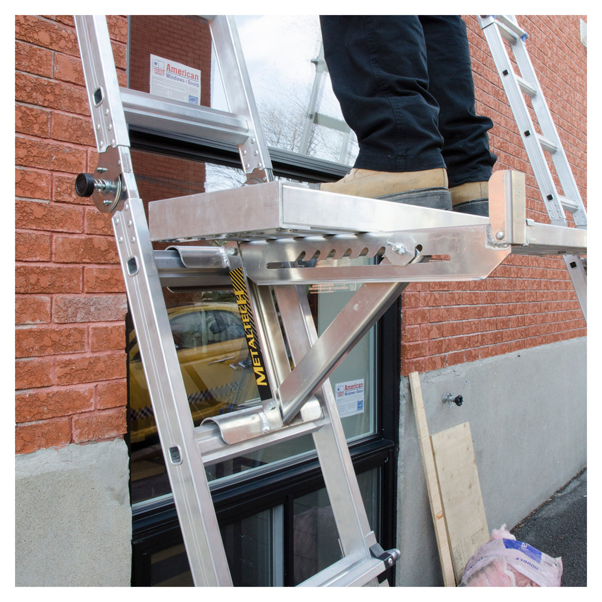 Équerre d'échelle en aluminium haute résistance, 2 échelons