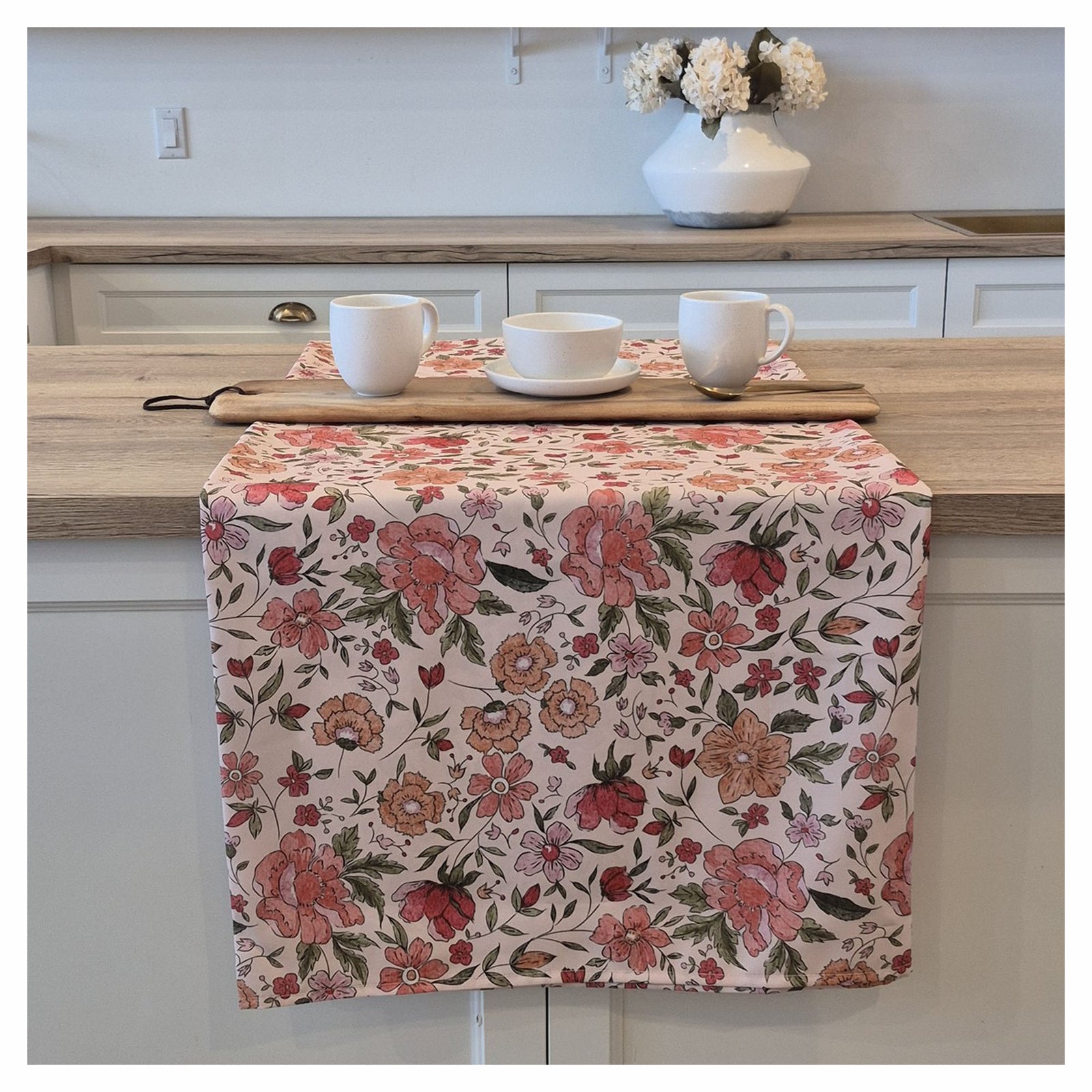 Nappe rectangulaire et fleurie Joie, 54" x 72"