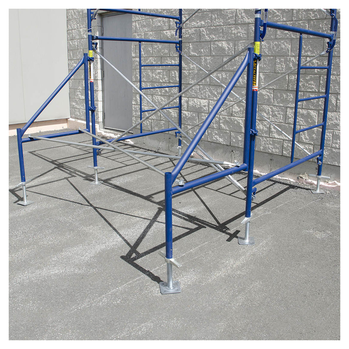 Vérin à vis galvanisé avec plaque, 24"