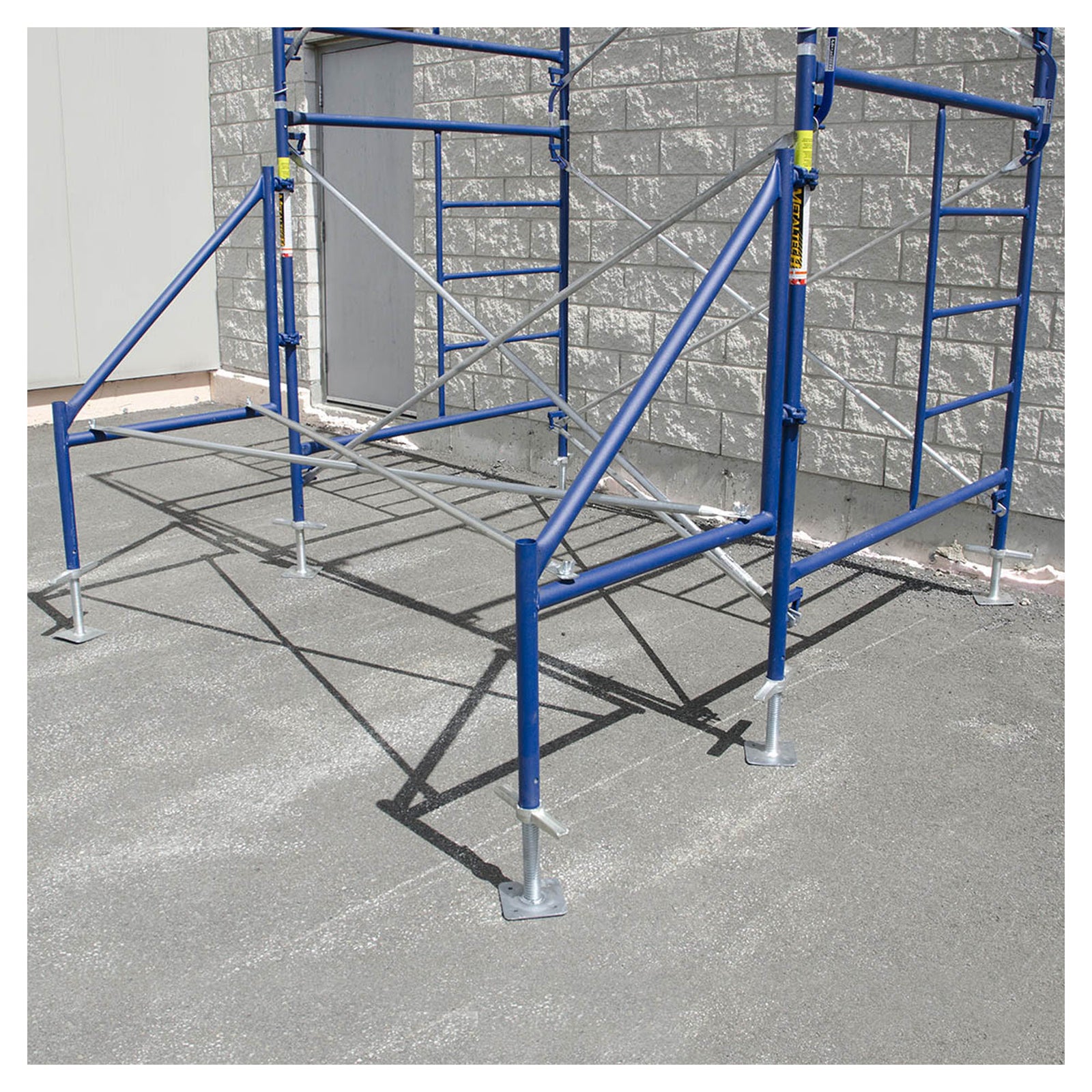 Vérin à vis galvanisé avec plaque, 24"