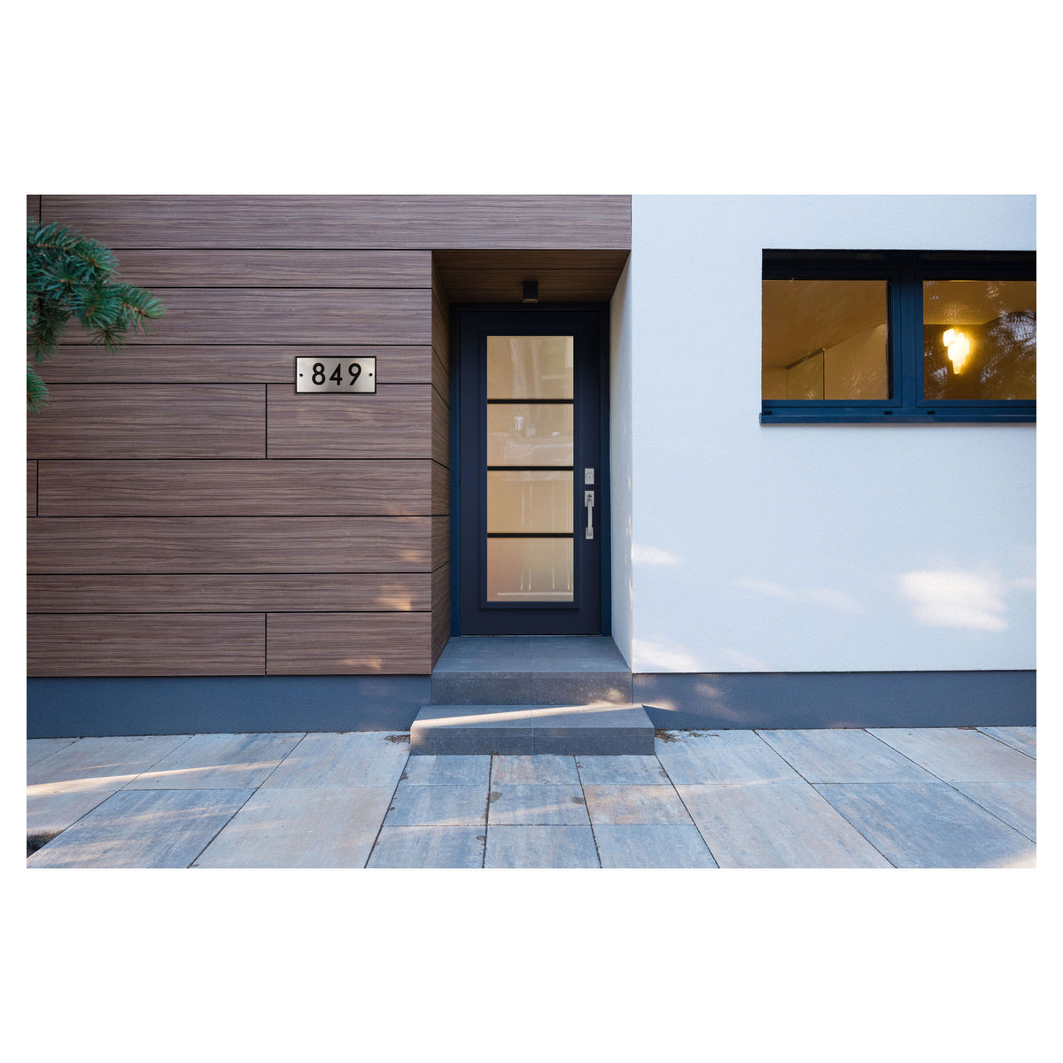 Plaque d'adresse moderne en alumipanel sur plexiglas noir, 15''