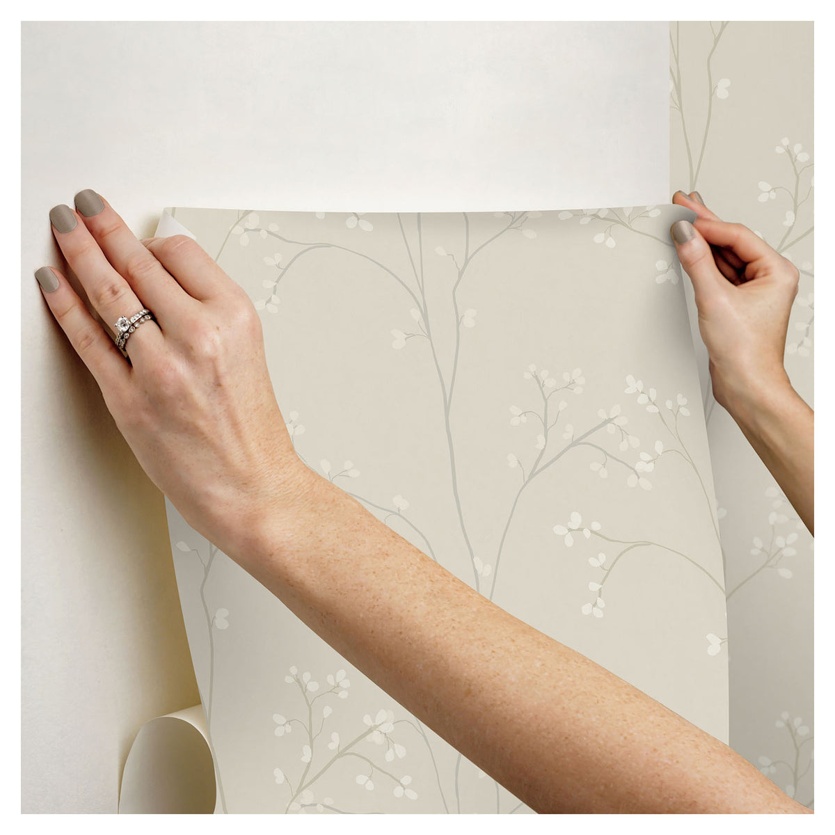Papier peint adhésif à rayures florales, 20,5" x 18' (beige) 
