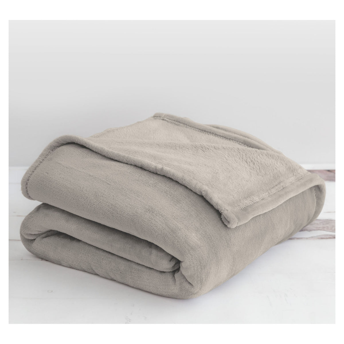Jeté en flanelle ultra-doux taupe, Queen (60" x 80")