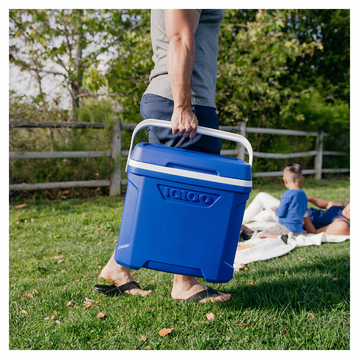 Glacière allongée bleue, 28 L