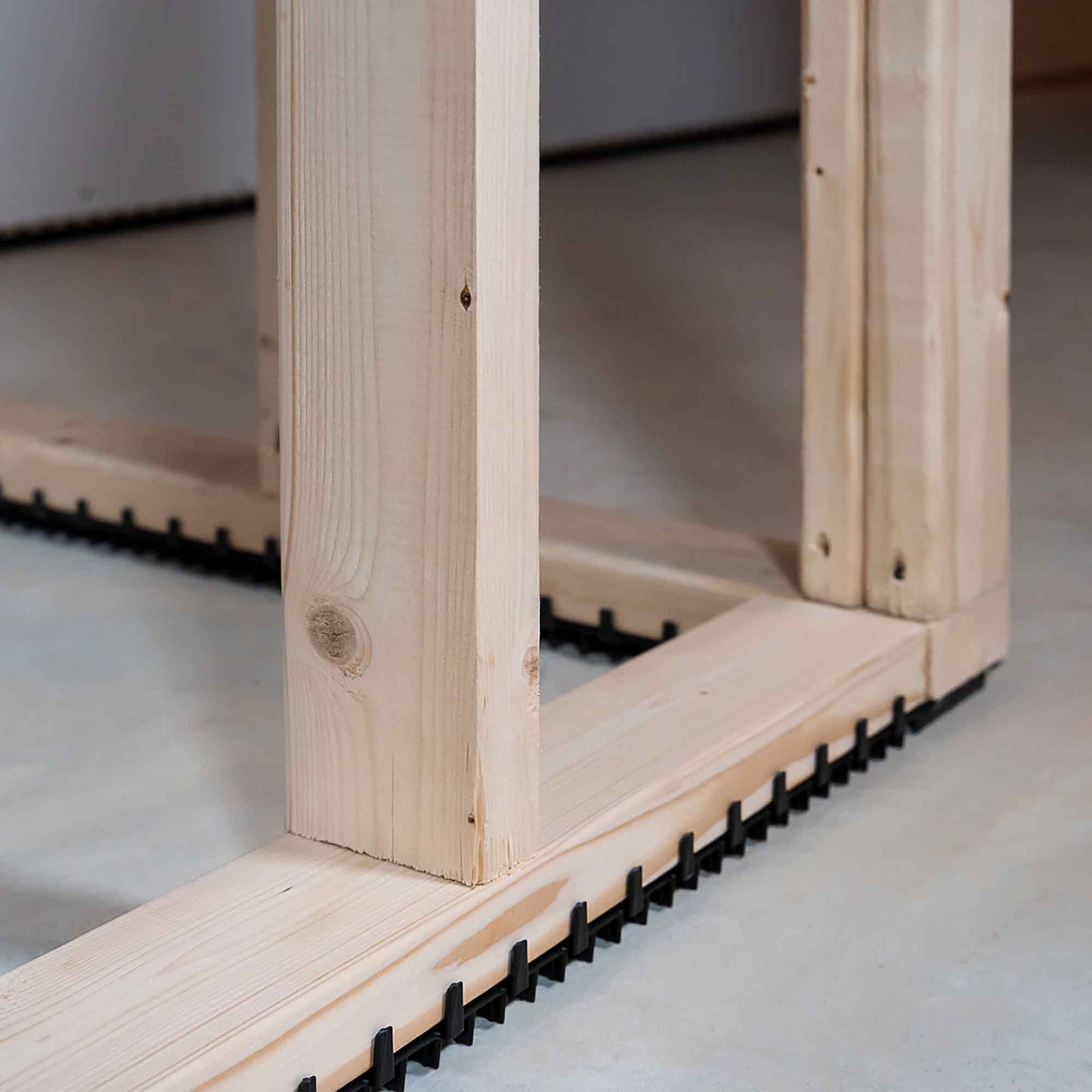 Lisse de bas de mur aérée, 3-5/8" x 48" (20 unités)