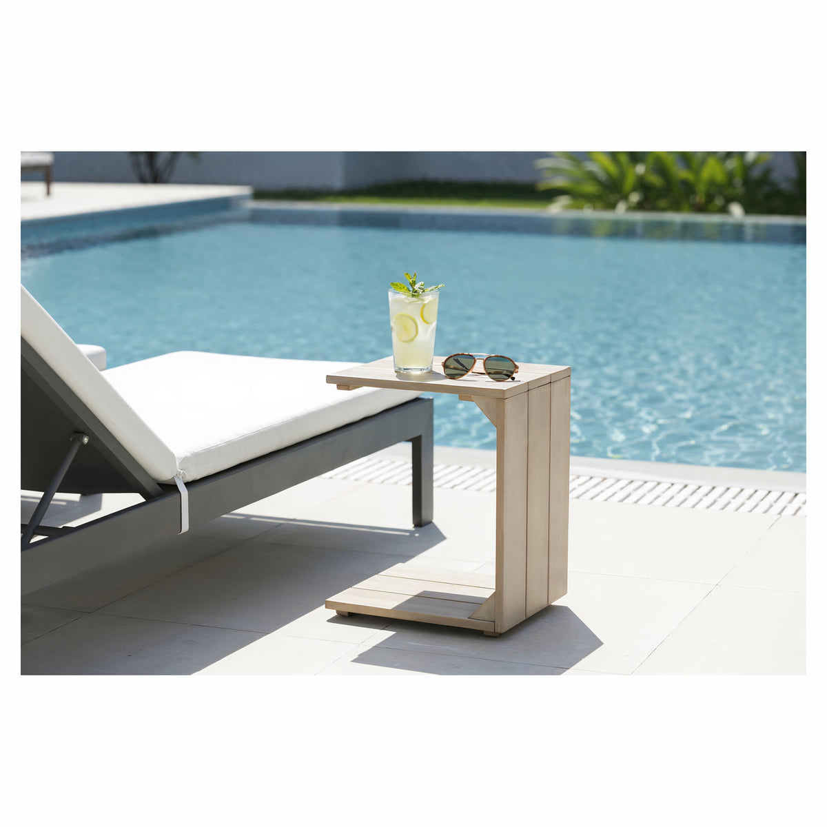 Table d'appoint Lille en acacia, 15,75" x 12,2" x 19,7"