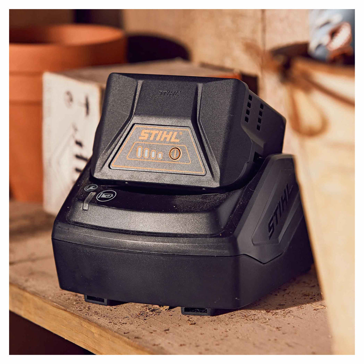 Chargeur à batterie AL 101