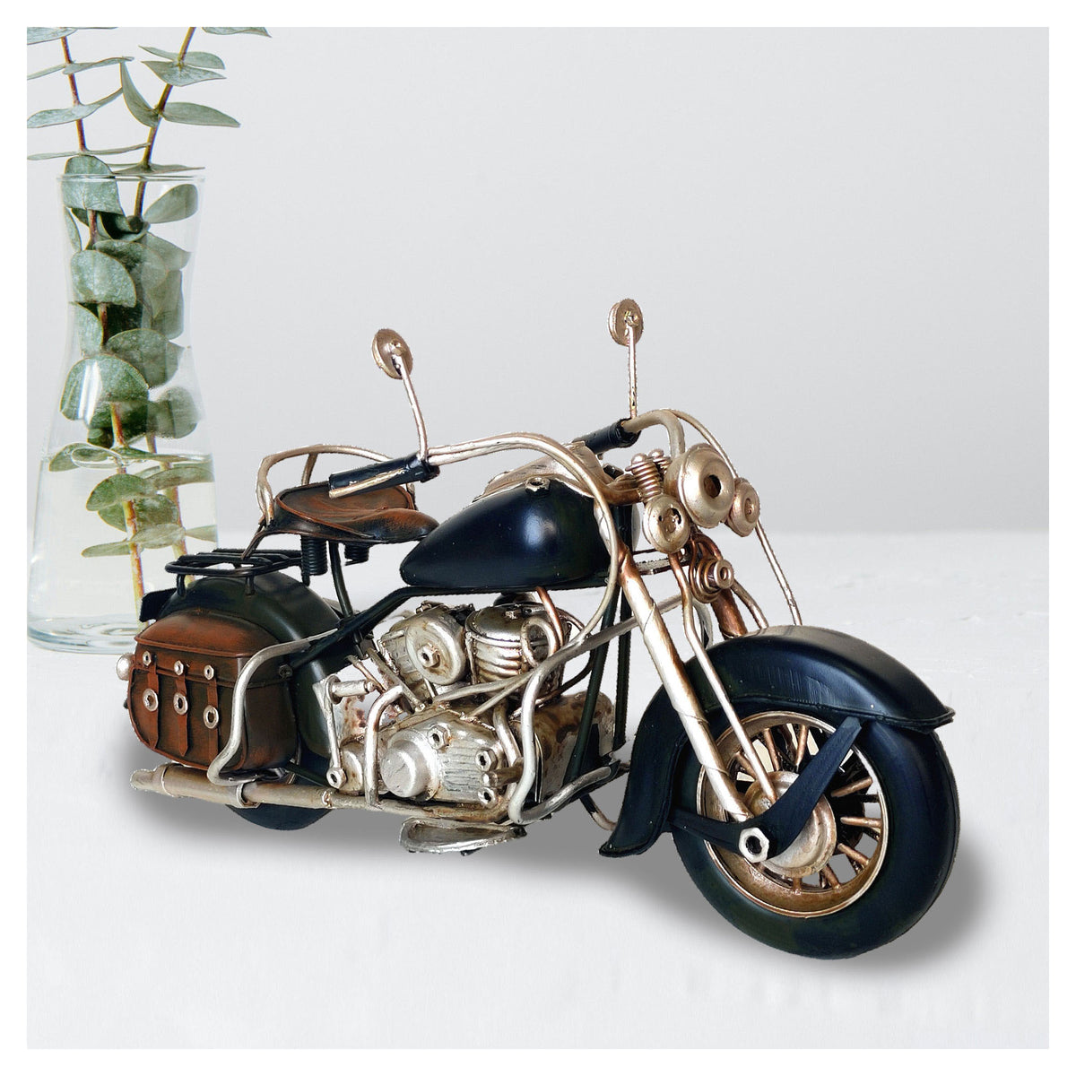 Moto classique en métal noire, 11" x 4-1/4'' x 6"