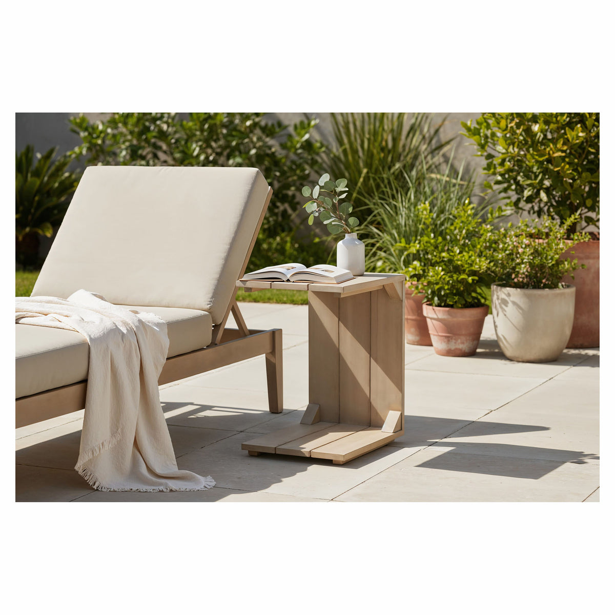 Table d'appoint Lille en acacia, 15,75" x 12,2" x 19,7"