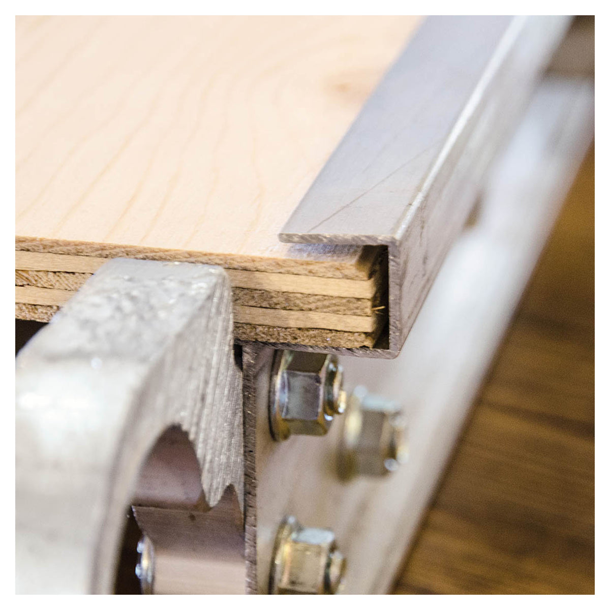 Plateforme d'échafaudage en contreplaqué et aluminium, 10' x 19'' x 5/8''