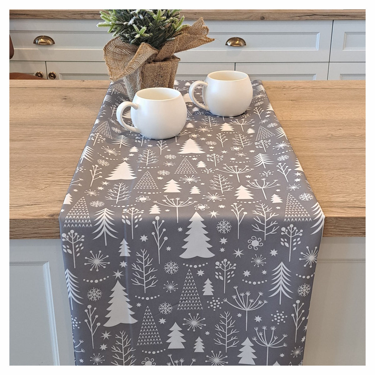 Nappe à motif hivernal gris et blanc, 60'' x 90''