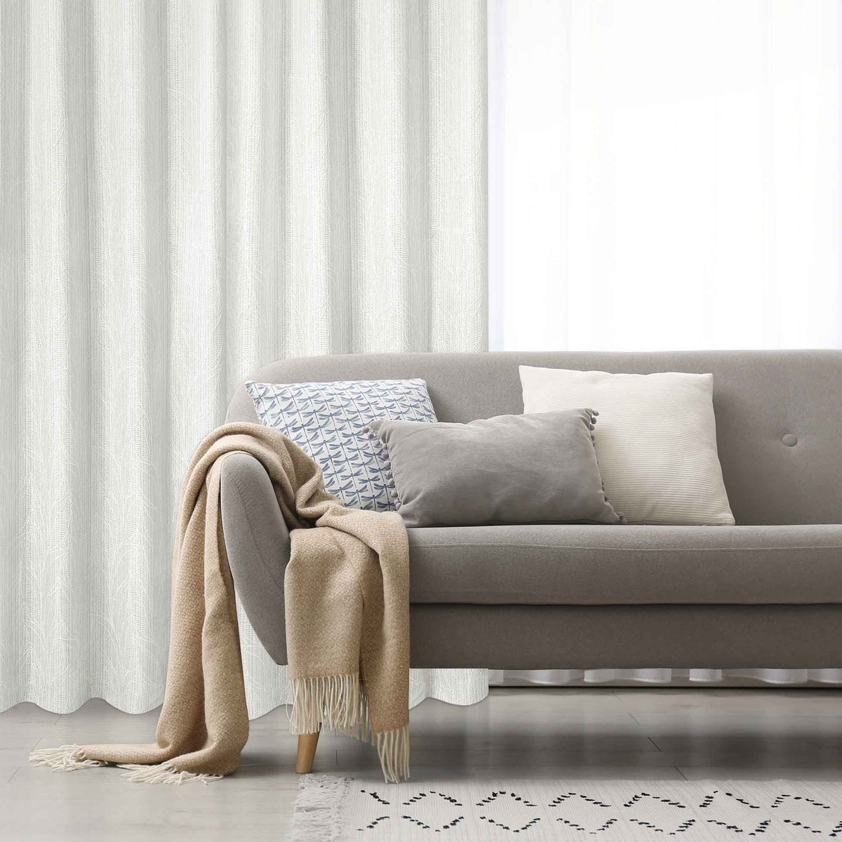 Panneau de rideau tissé et texturé avec un motif de feuilles, 54'' x 84'' (blanc brillant)