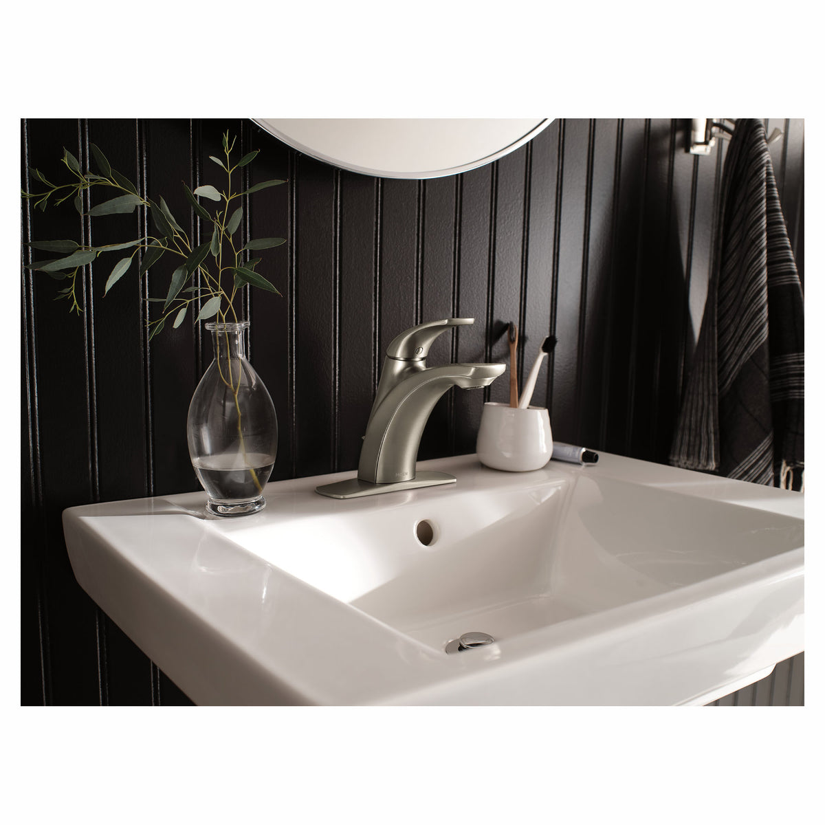 Robinet de lavabo Zarina à une poignée, nickel brossé